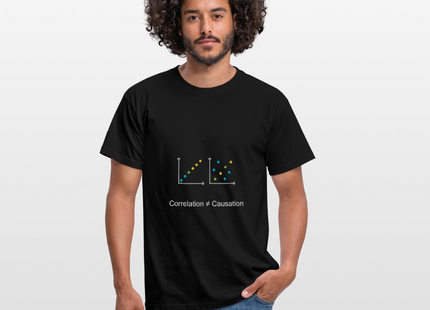 Correlation ≠ Causation - Männer T-Shirt - Schwarz