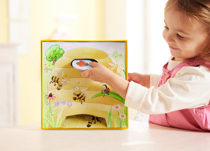 HABA Meine ersten Spiele – Hanni Honigbiene – Spielszene mit 3D-Bienenstock